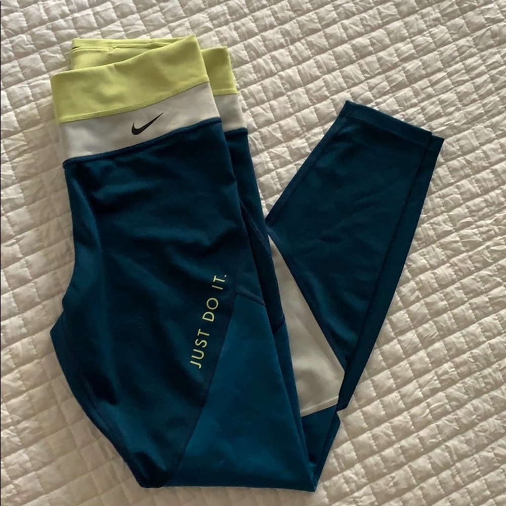 Nike leggings